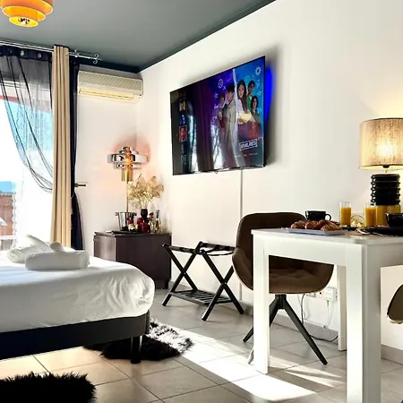 Cote D'azur - 25m - At Chateau Des Artistes アパート *