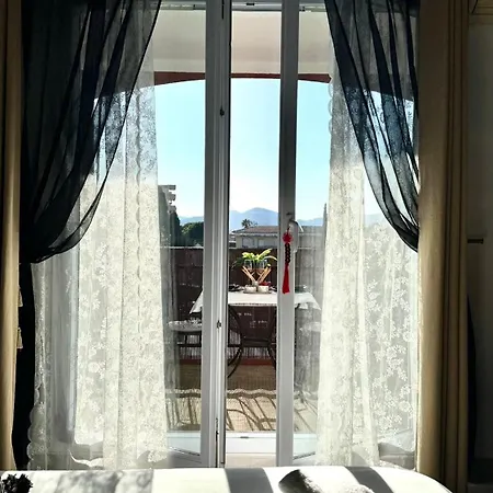 Cote D'azur - 25m - At Chateau Des Artistes ル·カネ