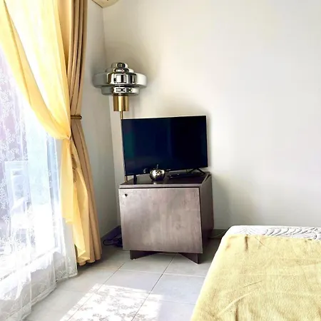 Lejlighed Cote D'azur - 25m - At Chateau Des Artistes Le Cannet