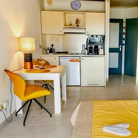 Cote D'azur - 25m - At Chateau Des Artistes *