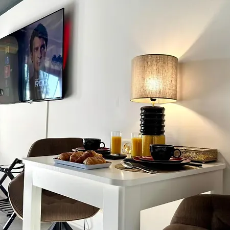 Cote D'azur - 25m - At Chateau Des Artistes Апартаменты *