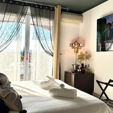 Cote D'azur - 25m - At Chateau Des Artistes Апартаменты Ле-Канне