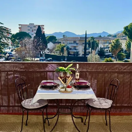 Cote D'azur - 25m - At Chateau Des Artistes Апартаменты *